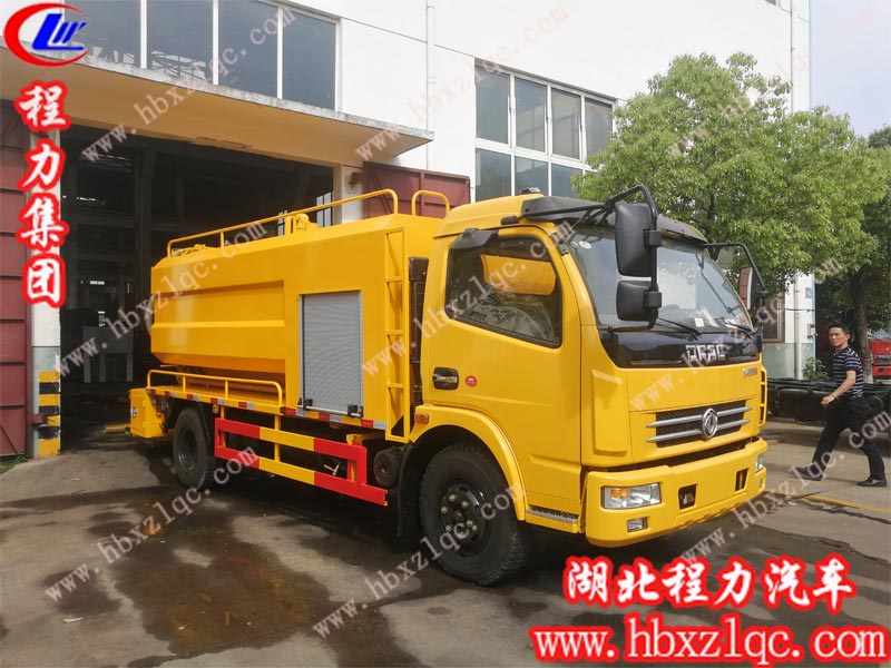湖北程力集團清洗吸污車遠見聞名，深受廣大客戶追捧的多功能寶車！