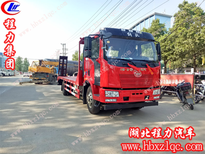 “神奇連山海，浪漫接云港”--湖北程力專用汽車有限公司解放J6平板運輸車投入連云港經(jīng)濟建設中