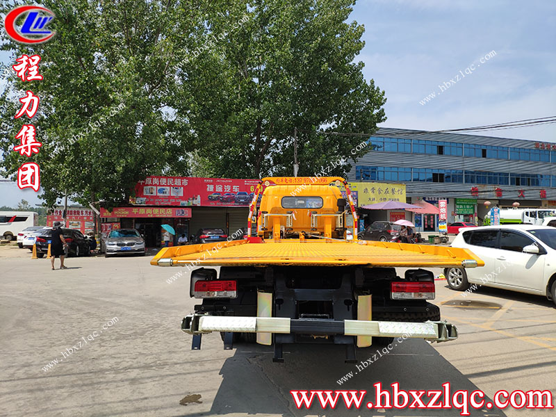 湖北程力集團(tuán)生產(chǎn)的東風(fēng)D8清障車價(jià)格是多少？