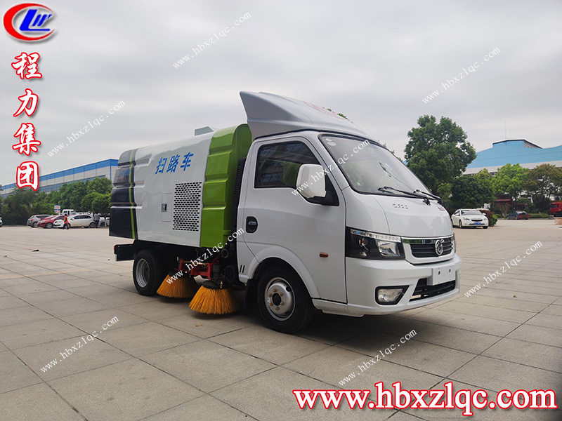 程力集團(tuán)東風(fēng)途逸掃路車，C證即可駕駛，再也不用為找司機(jī)而煩惱啦！
