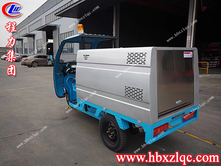 伸縮靈活，可360°旋轉(zhuǎn)，程力牌三輪高壓清洗車(chē)實(shí)現(xiàn)無(wú)死角清洗作業(yè)