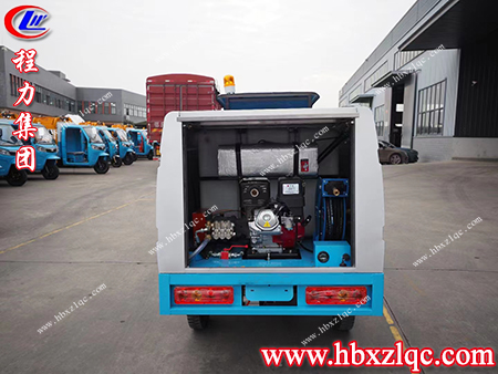 伸縮靈活，可360°旋轉(zhuǎn)，程力牌三輪高壓清洗車(chē)實(shí)現(xiàn)無(wú)死角清洗作業(yè)
